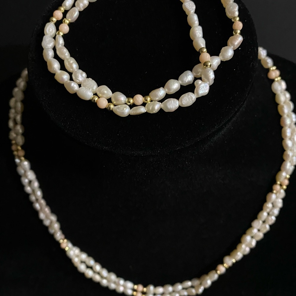 FRESHWATER PEARL & CORAL NECKLACE AND MATCHING BRACELET
